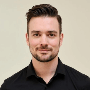 Josh Barker headshot