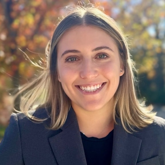 Jessie Lewis headshot